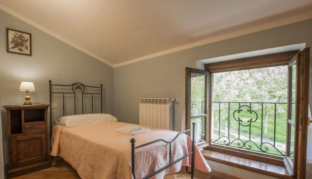 פופי Agriturismo Podere La Casaccia מראה חיצוני תמונה