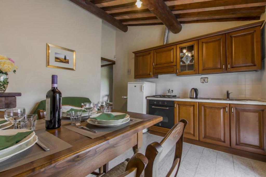 פופי Agriturismo Podere La Casaccia מראה חיצוני תמונה