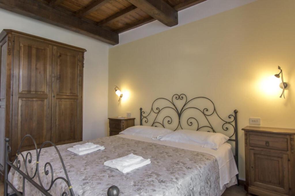 פופי Agriturismo Podere La Casaccia מראה חיצוני תמונה