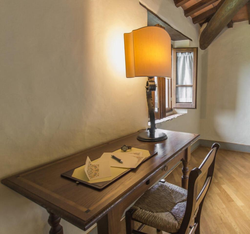 פופי Agriturismo Podere La Casaccia מראה חיצוני תמונה