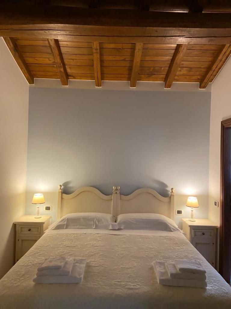 פופי Agriturismo Podere La Casaccia מראה חיצוני תמונה