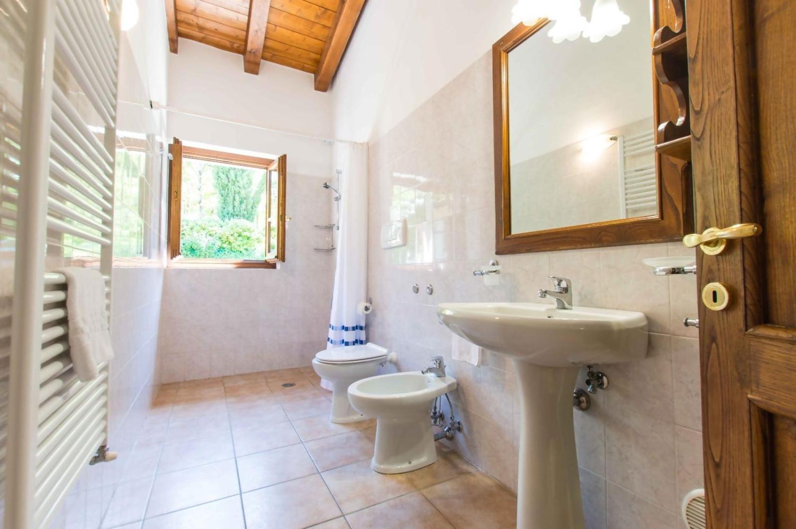 פופי Agriturismo Podere La Casaccia מראה חיצוני תמונה