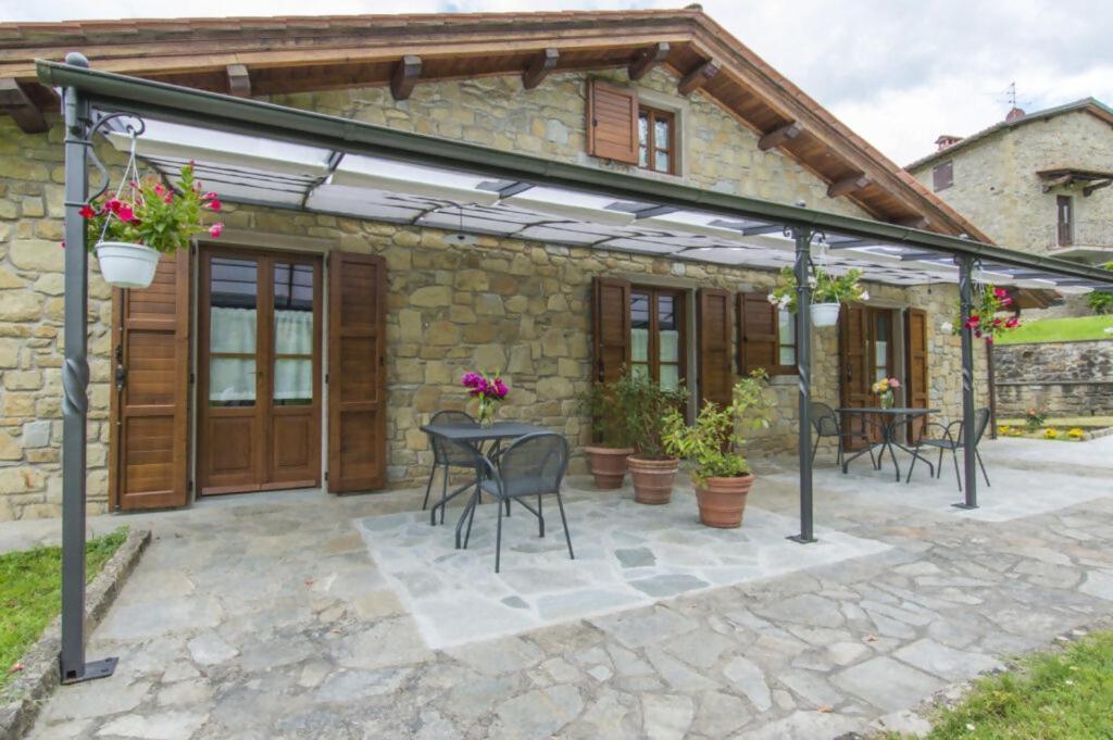 פופי Agriturismo Podere La Casaccia מראה חיצוני תמונה