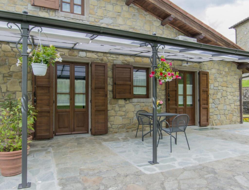 פופי Agriturismo Podere La Casaccia מראה חיצוני תמונה