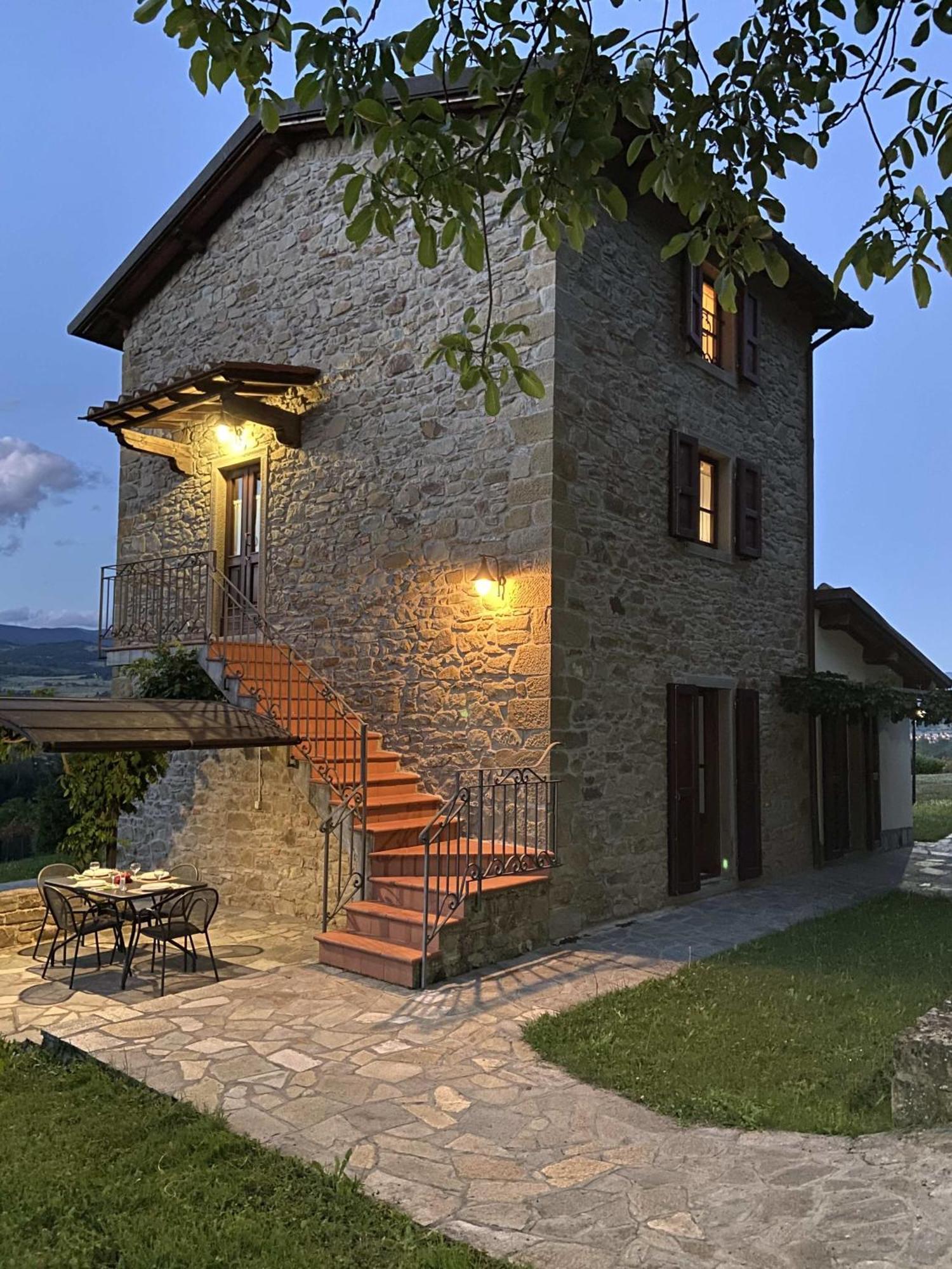 פופי Agriturismo Podere La Casaccia מראה חיצוני תמונה